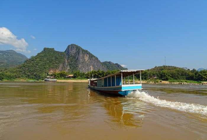 Melihat Keindahan Alam di Sekitar Batas Negara Laos
